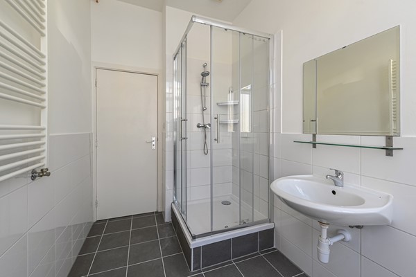 Medium property photo - Van Musschenbroekstraat 47, 2522 AJ Den Haag